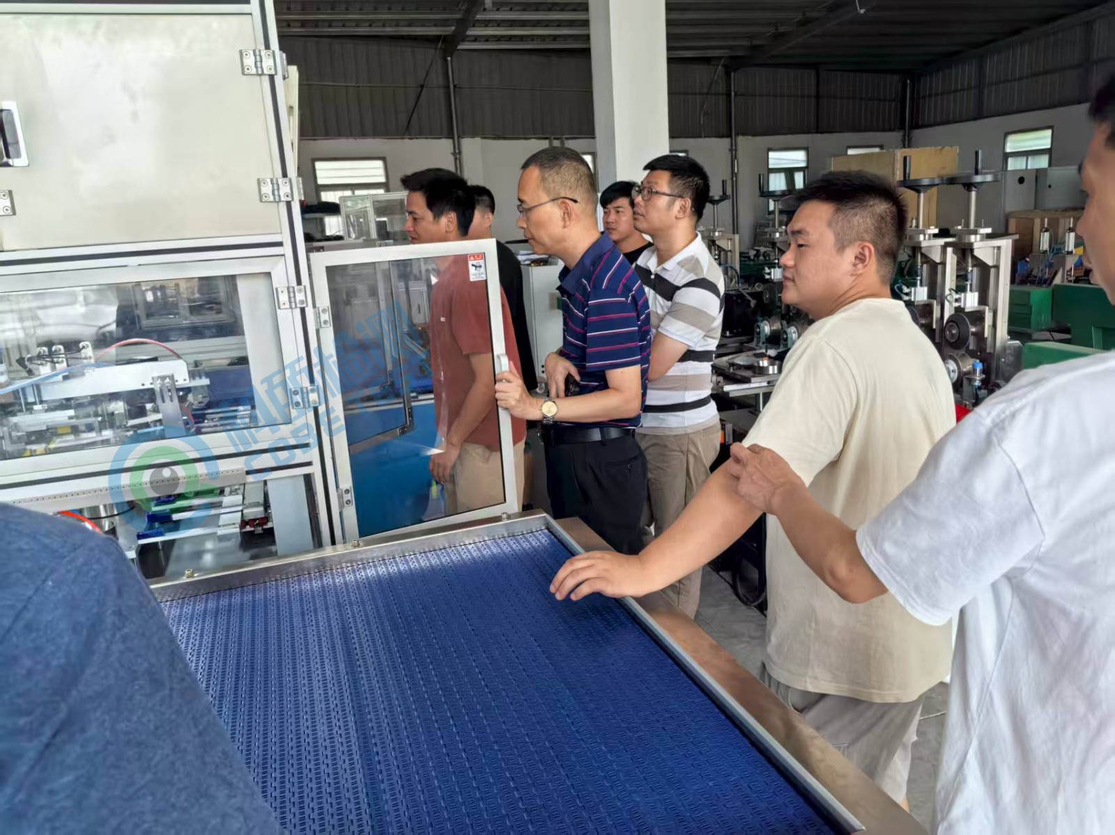 圓錐滾子軸承套圈渦流檢測機(jī)3 拷貝.jpg